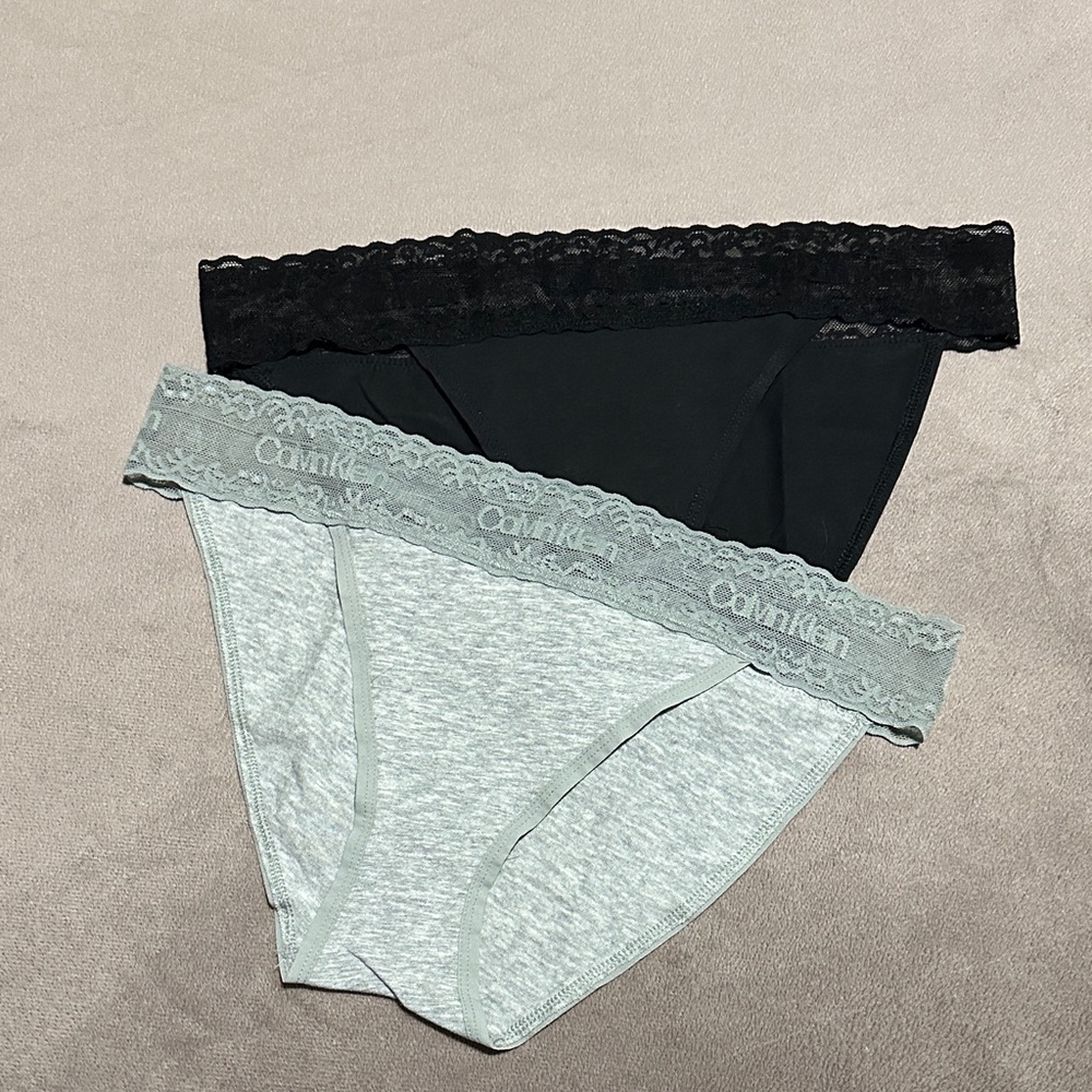 Calvin Klein Women's Lace Trim Panties - Black and Light Gray